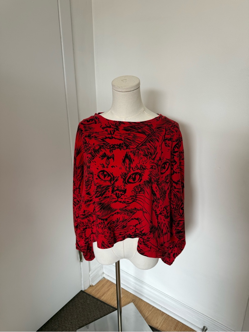 Moods by Krizia Red Sweatshirt with Black Cat Illustration